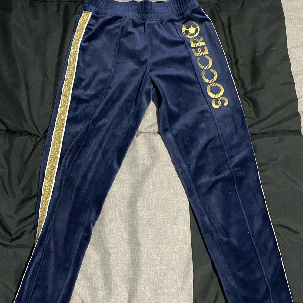Girls 👧 soccer ⚽️ velour pants.